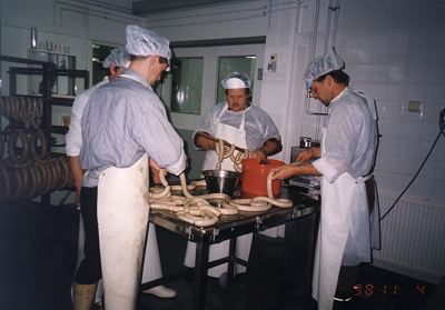 Maatilan lihaherkku -kurssilaisia